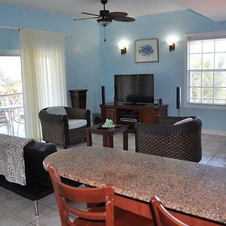 פרובידנסיאלס Queen Angel Resort Apartment מראה חיצוני תמונה